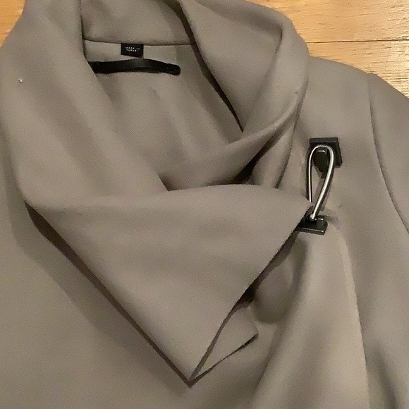 Stunning coat - Picture 2 of 4